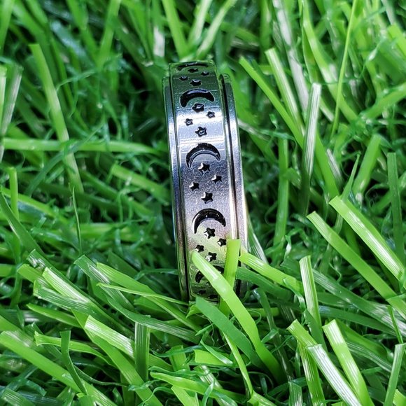 "5MM Stainless Steel Unisex Spinner Ring, AAAQL1018 - Picture 11 of 11